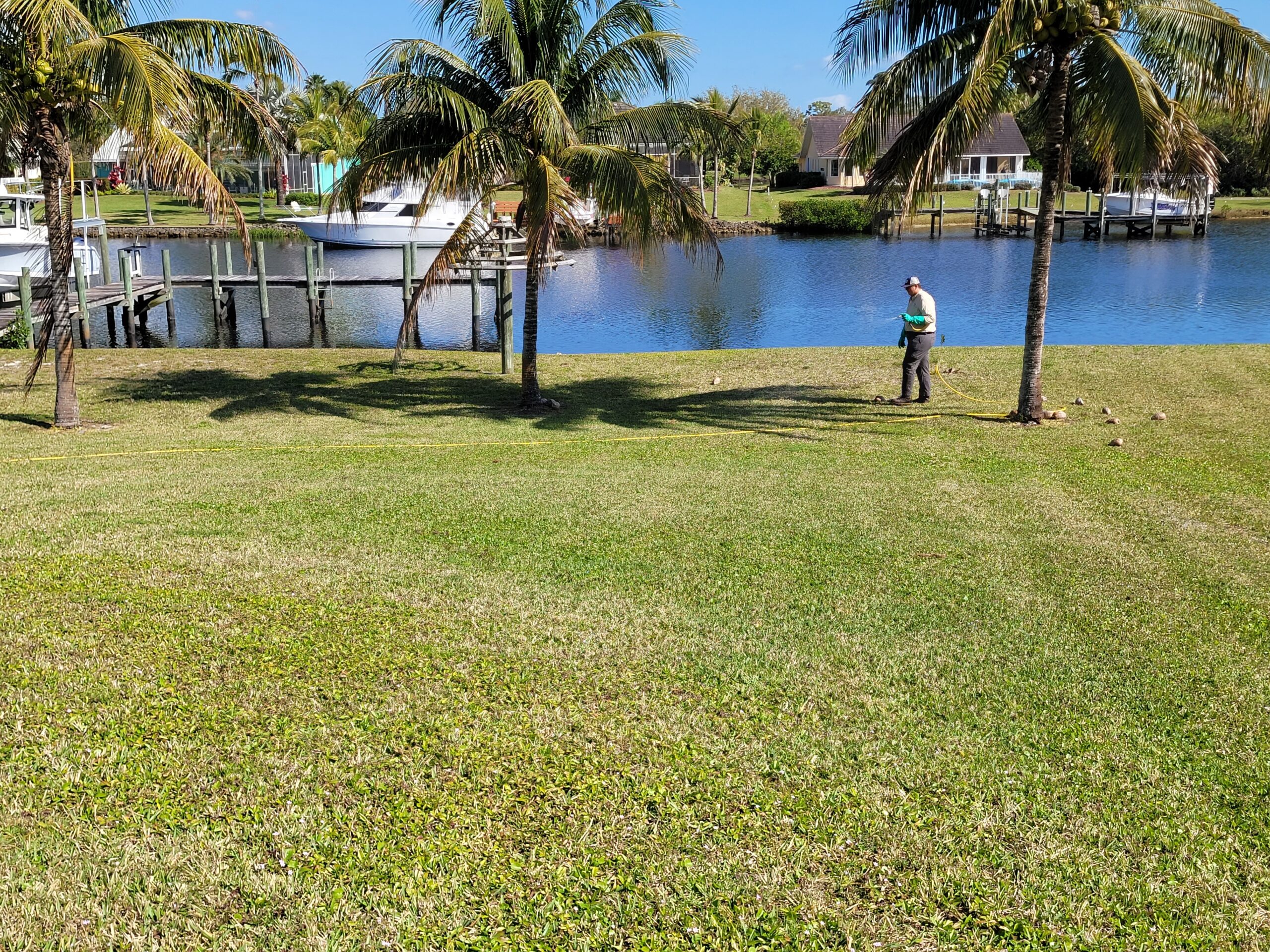 lawn-spraying-treasure-coast lawn spraying treasure coast locals prefer